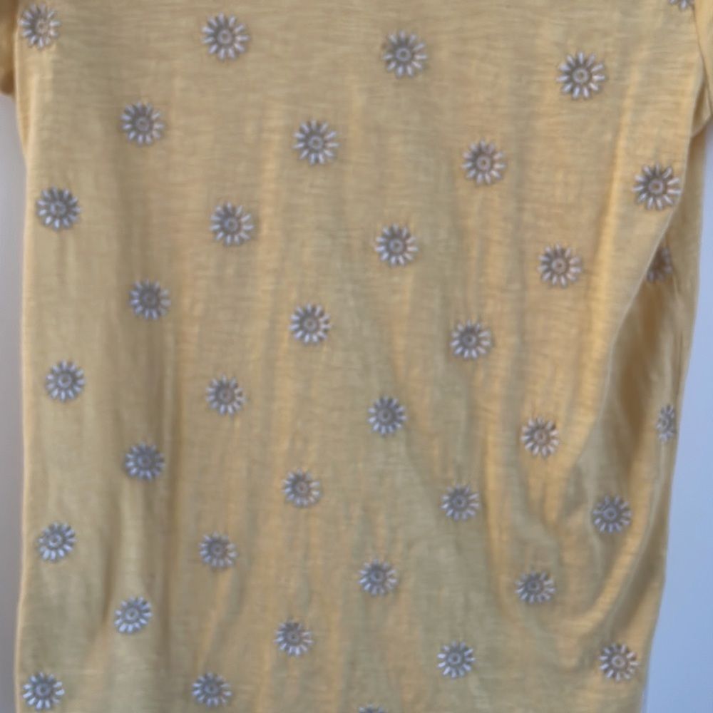 LUCKY BRAND Yellow Embroidered Daisy Short Sleeve Women’s Tee 100% Cotton Size S - Picture 3 of 12